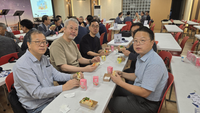 b998a7ccdbf03cd20c1ceca568132a0f.jpg